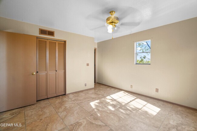 Building Photo - 16051 Harrison Ave