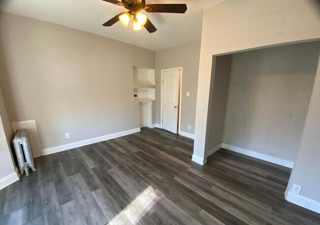 Building Photo - Section 8 ONLY!!