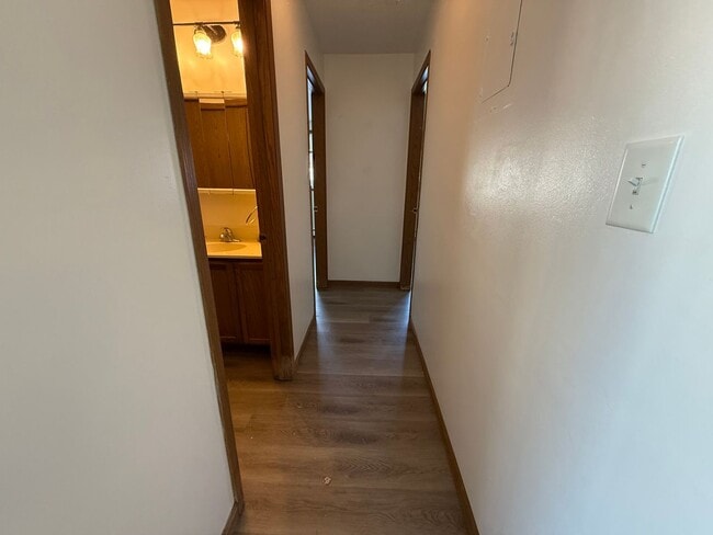 Interior Photo - 445 California St