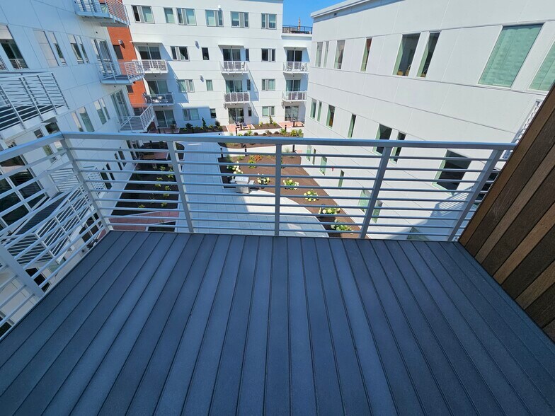Condo Decking - 383 Commercial St