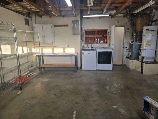 Building Photo - Two-bedroom house in Mira Mesa WITH SOLAR!