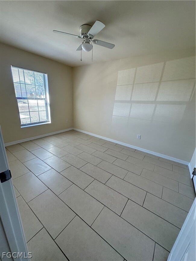 Building Photo - 4521 SW 9th Ave