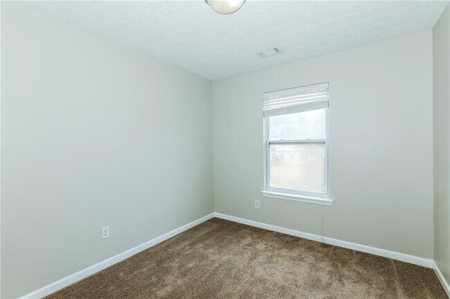 Building Photo - 6212 Ellenwood Dr