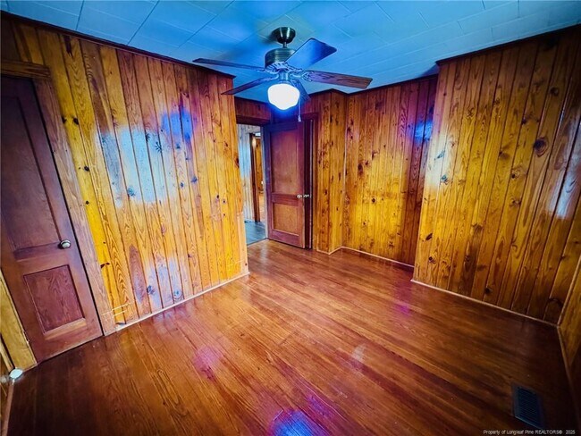 Building Photo - 233 S Broadridge Rd