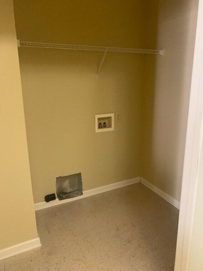 Building Photo - Wexford Condominiums, Anderson, SC
