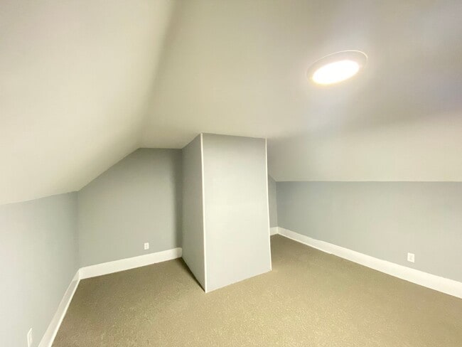 Building Photo - 10 Freeman Ct