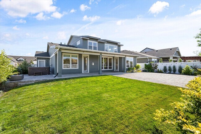 Building Photo - Luxury 4-Bedroom Home for Rent in Dry Cree...