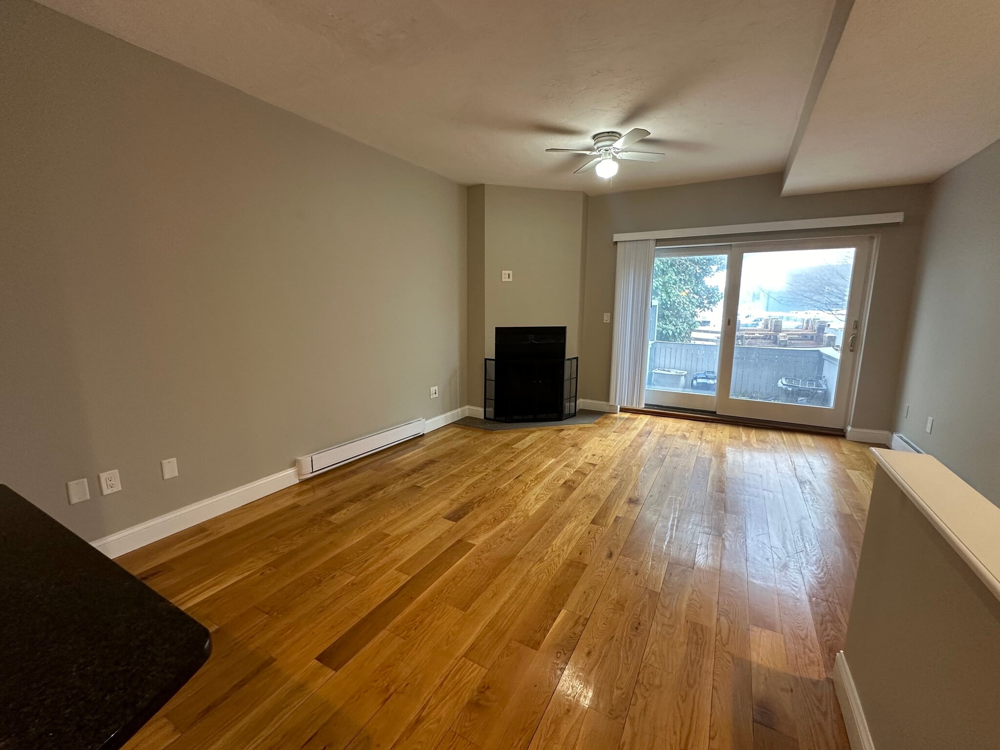 Building Photo - 40 Medford St