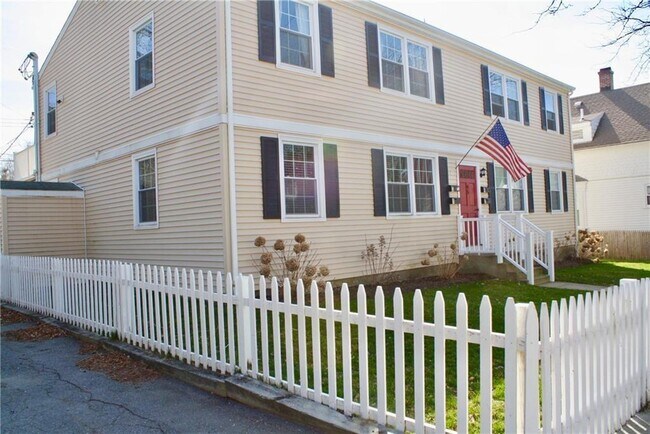 Building Photo - 45 Hammond St