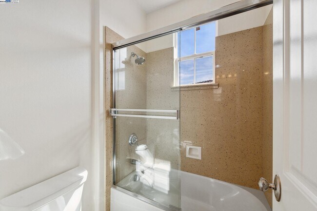 Building Photo - 2131 Chamomile Ct