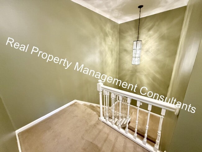 Building Photo - Beautiful Condo on the Plaza with City Vie...