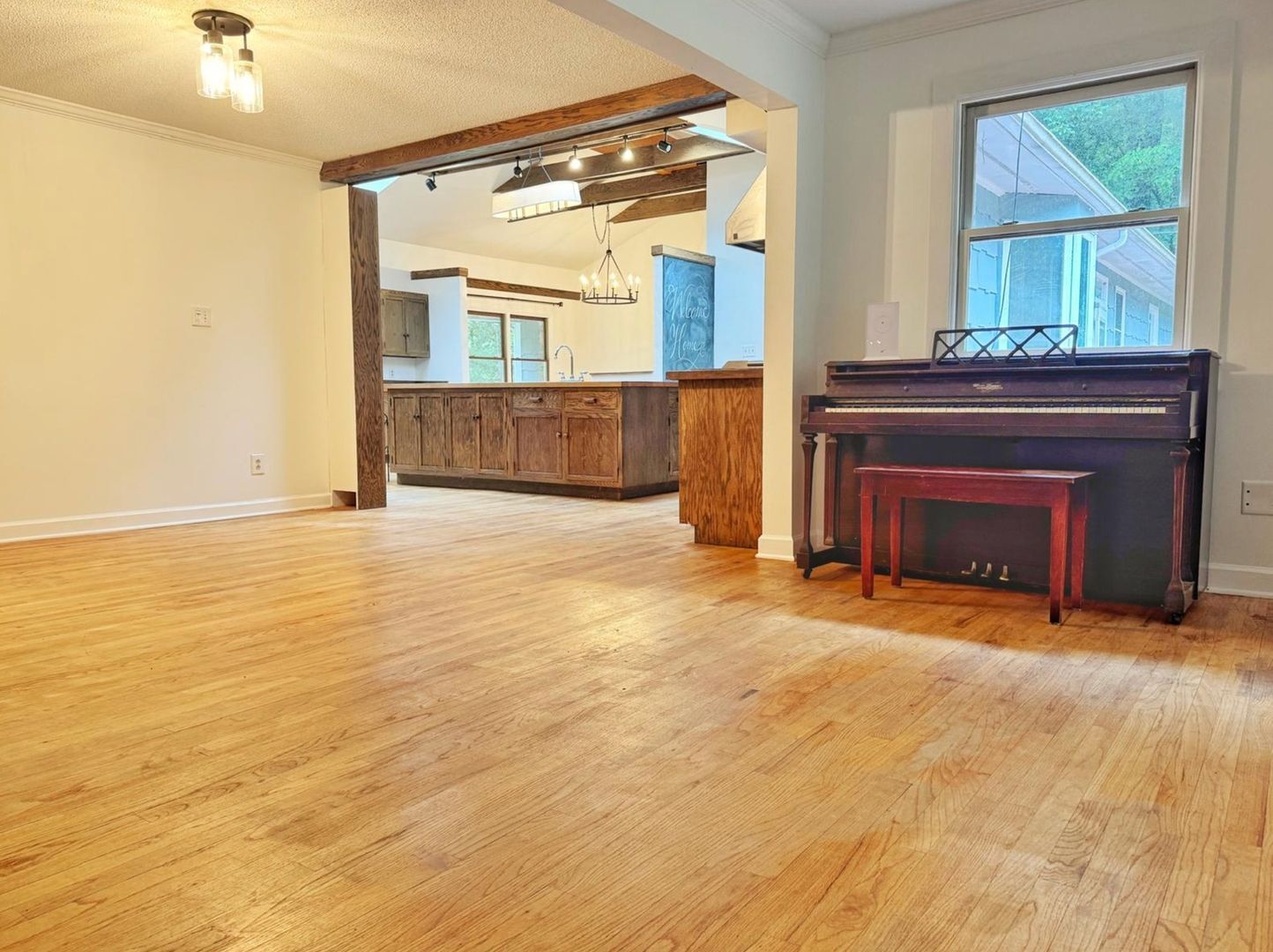 Building Photo - 525 Birnamwood Dr