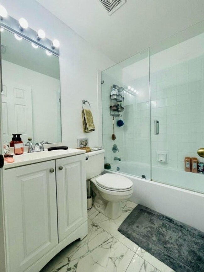 Building Photo - 4231 NW 1st Dr