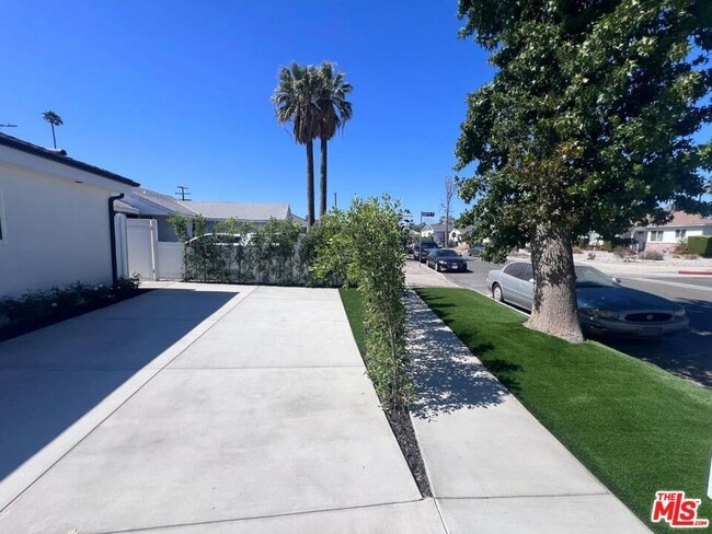 Building Photo - 7669 Beeman Ave