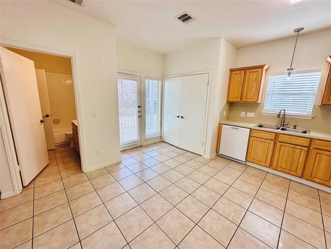 Building Photo - 6301 Crumley Ln