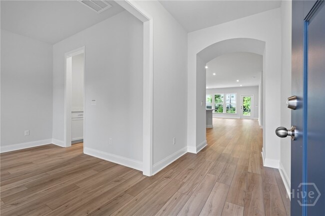 Building Photo - 147 Higginson Dr