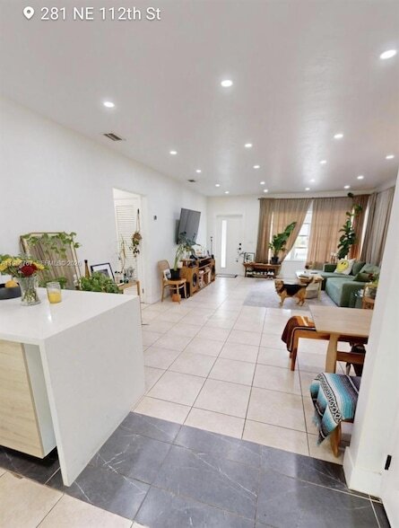 Building Photo - 281 NE 112th St