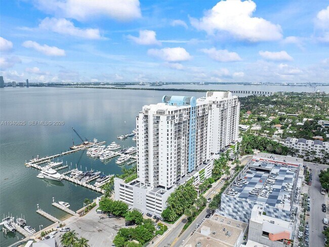 Building Photo - 1800 Sunset Harbour Dr