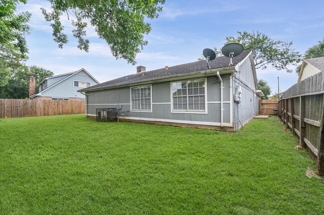 Building Photo - 6610 Rockergate Dr