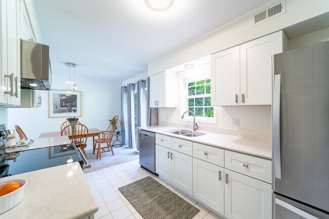 Building Photo - 5 Tsuga Rise