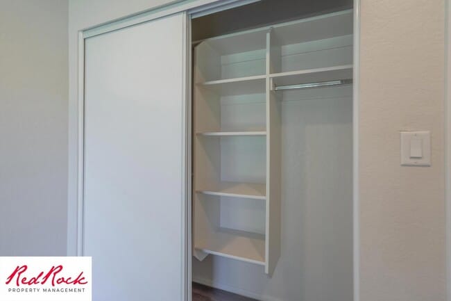 Building Photo - Newly Remodeled 3 Bedroom Townhome. Small ...