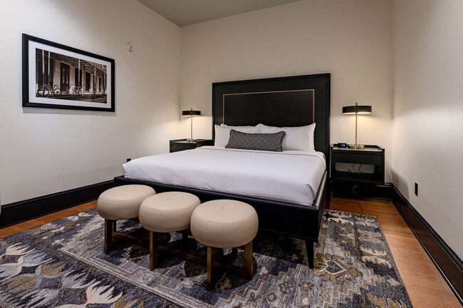 Building Photo - 1011 Canal St