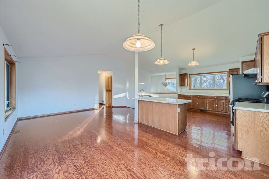 Building Photo - 446 9th St SW