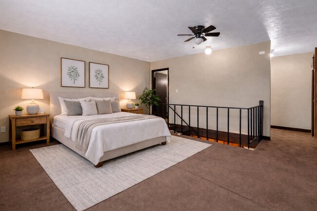 Building Photo - 1 Bedroom Townhouse Apartment