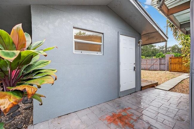 Primary Photo - 2500 SW 18th Terrace