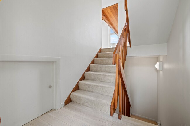 Building Photo - 70 Prospect Hill Rd
