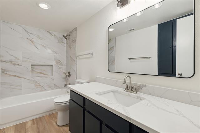 Building Photo - 3827 Gilbert Ave