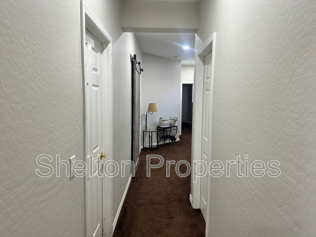 Building Photo - 30311 W Whitton Ave