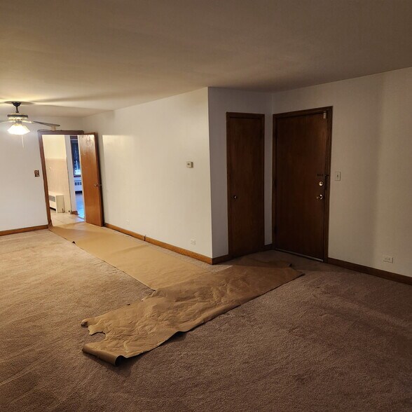 Building Photo - 6656 S Fairfield Ave