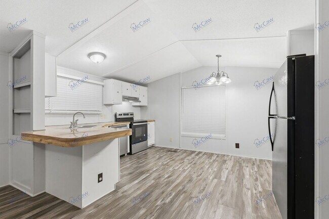 Building Photo - 6516 Blue Water Ct