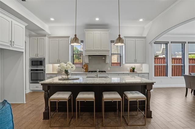 Building Photo - 533 Longshore Dr