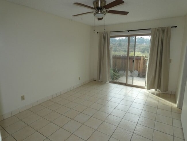 Building Photo - Orcutt Bluffs 2 bedroom Condo!!