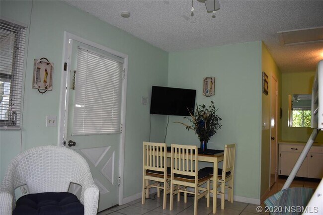 Building Photo - 4502 Saxon Dr