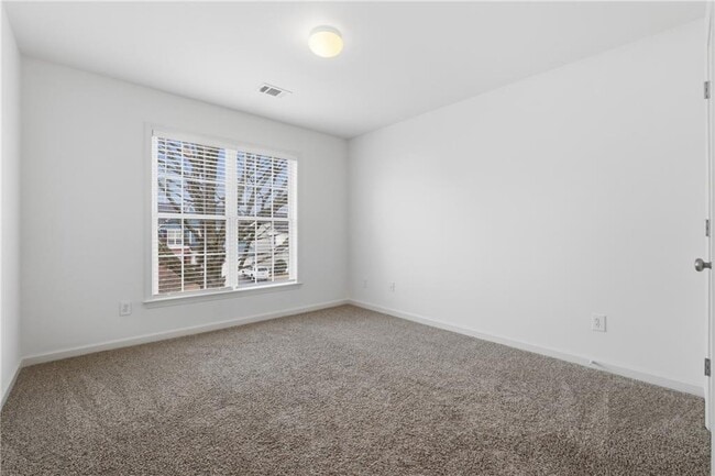 Building Photo - 3680 Moor Pointe Dr