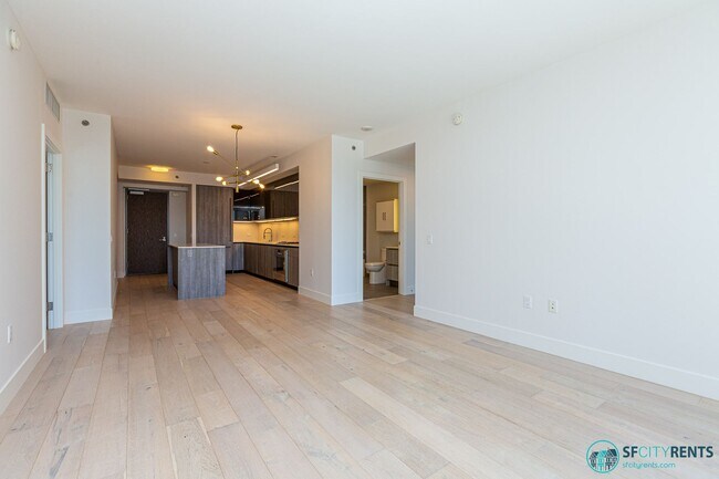 Building Photo - Rincon Hill: Bright & Spacious Condo w/ A/...