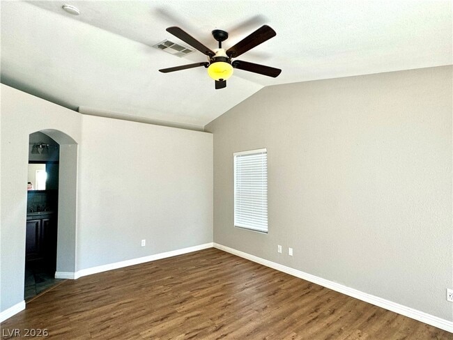 Building Photo - 10224 Desert Wind Dr
