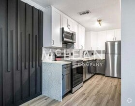 Building Photo - One Bedroom Palm Springs Villas