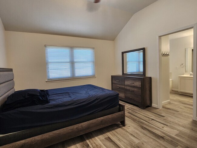 Building Photo - 11742 Fortune Park Dr