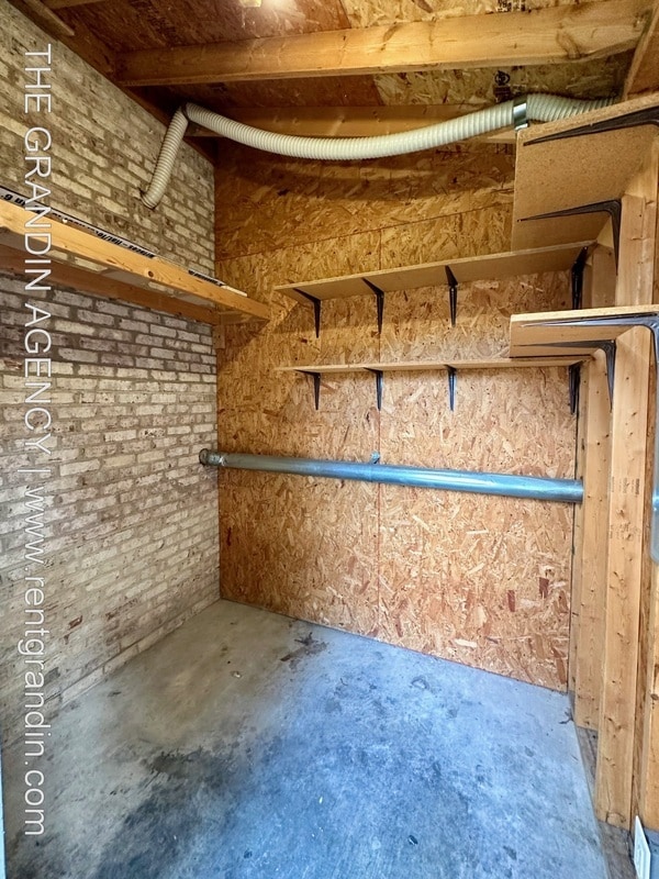 Building Photo - 102 Lakehurst Ave