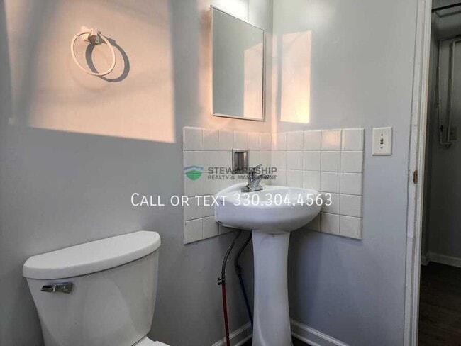 Building Photo - 1440 Virginia Ave