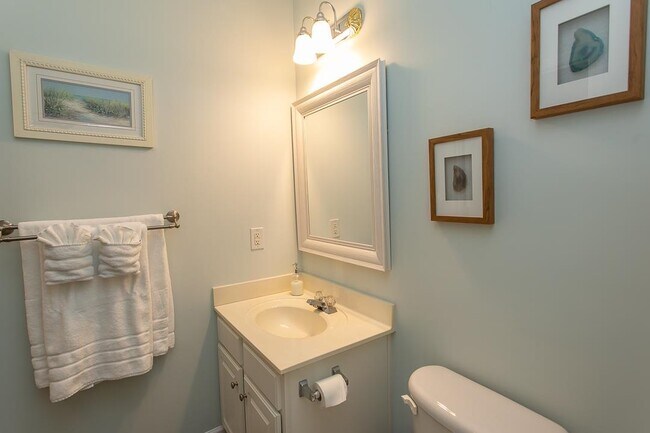 Building Photo - 5801 Oyster Catcher Dr