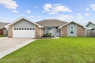 Building Photo - Stunning 4B / 2Bth Lynn Haven, Florida