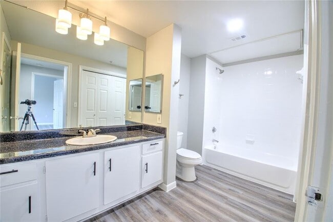 Building Photo - 2320 Gracy Farms Ln