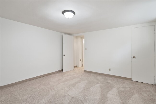 Building Photo - 1 Rosary Way