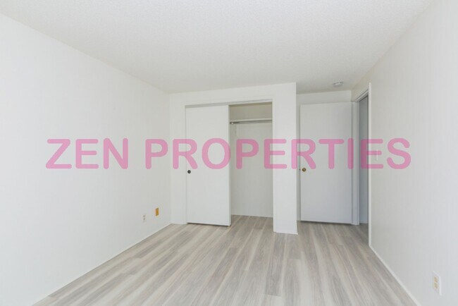 Building Photo - 3 bdrm/ 2.5 bath townhome for rent at Neho...