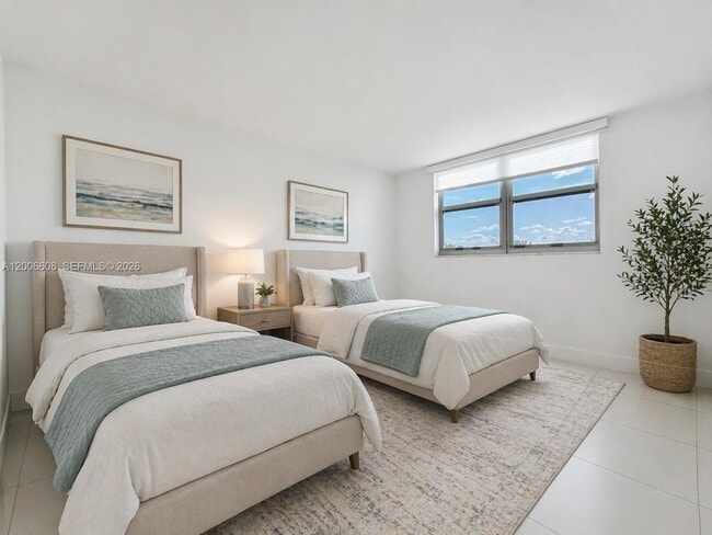 Building Photo - 210 Seaview Dr